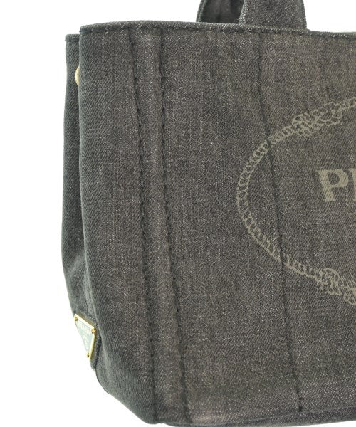 PRADA กระเป๋าถือขนาดใหญ่