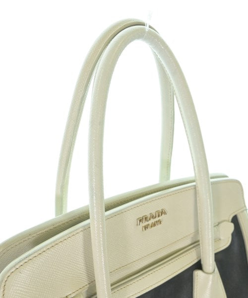 PRADA กระเป๋าถือ