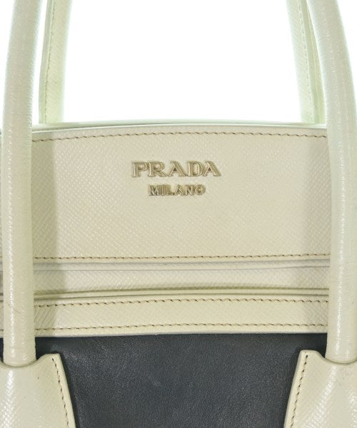 PRADA กระเป๋าถือ