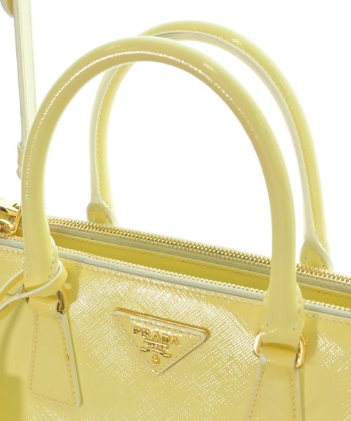 PRADA กระเป๋าถือ