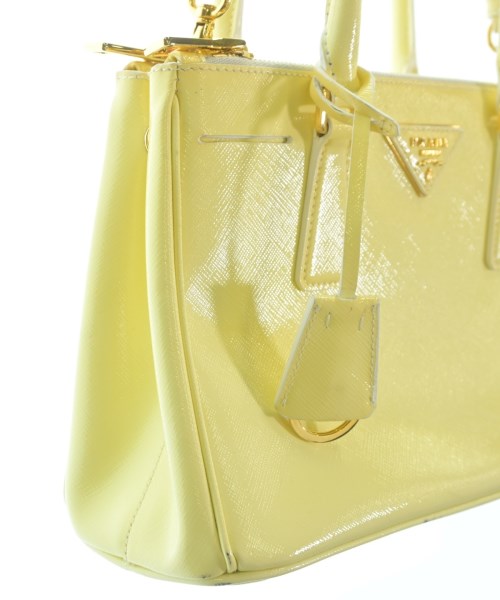 PRADA กระเป๋าถือ