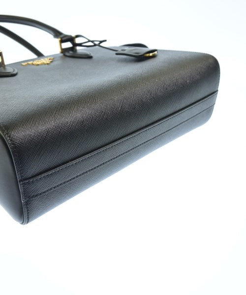 PRADA กระเป๋าถือ