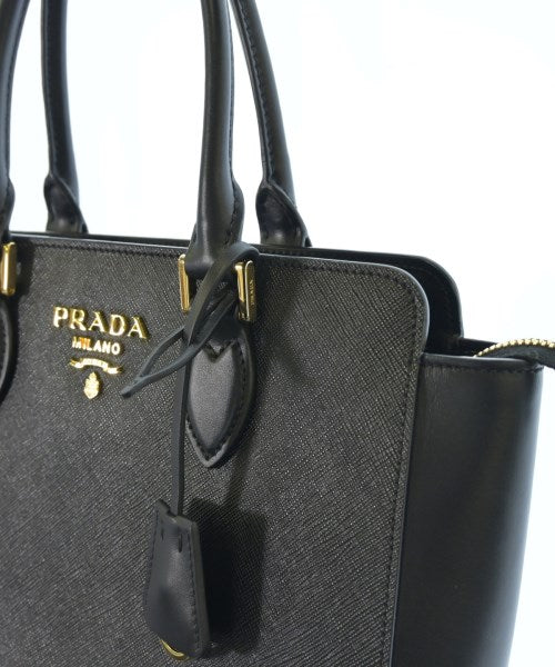 PRADA กระเป๋าถือ