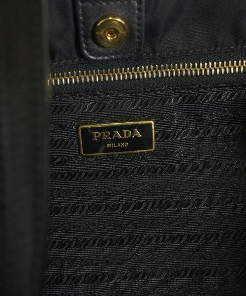 PRADA กระเป๋าถือ