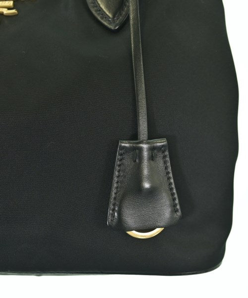 PRADA กระเป๋าถือ