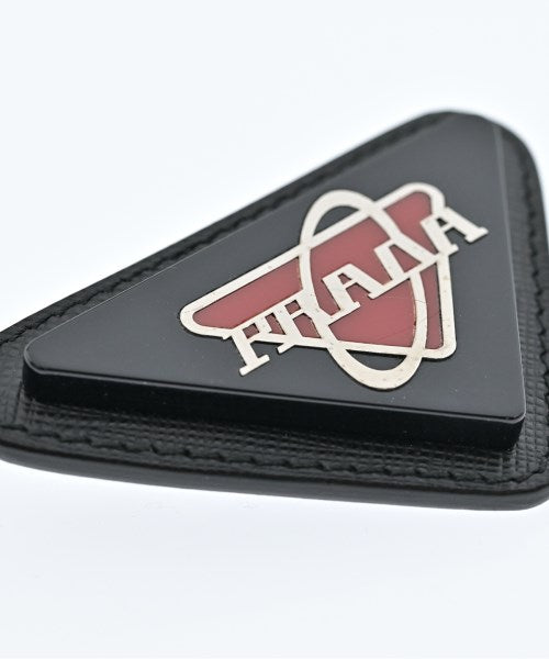 PRADA เข็มกลัด/ดอกไม้ติดเสื้อ