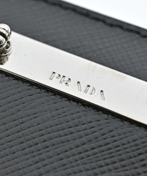 PRADA เข็มกลัด/ดอกไม้ติดเสื้อ