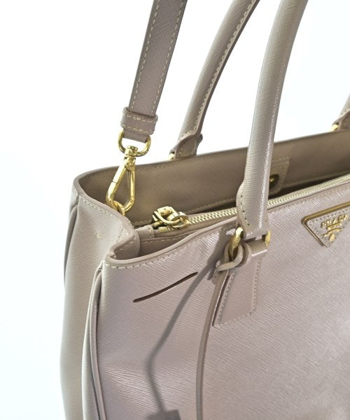 PRADA กระเป๋าถือ