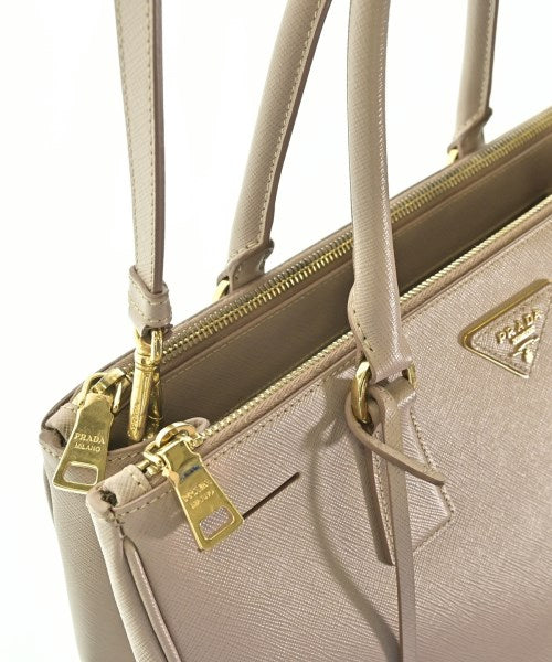 PRADA กระเป๋าถือ