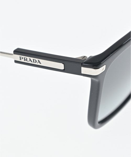 PRADA แว่นกันแดด