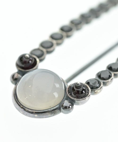 BOTTEGA VENETA เข็มกลัด/ดอกไม้ติดเสื้อ