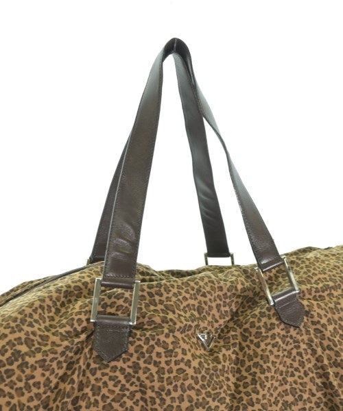 BOTTEGA VENETA กระเป๋าใส่อุปกรณ์ขนาดใหญ่