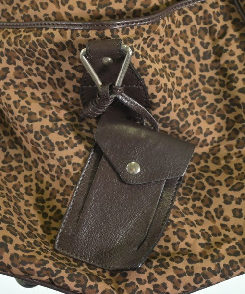 BOTTEGA VENETA กระเป๋าใส่อุปกรณ์ขนาดใหญ่