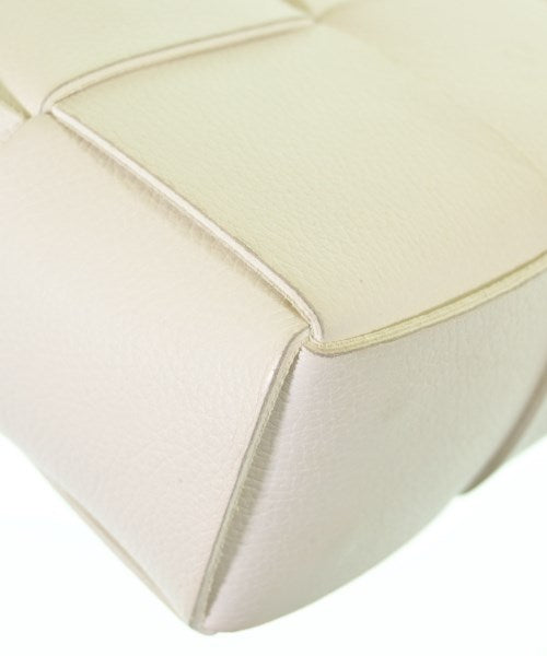BOTTEGA VENETA กระเป๋าถือขนาดใหญ่