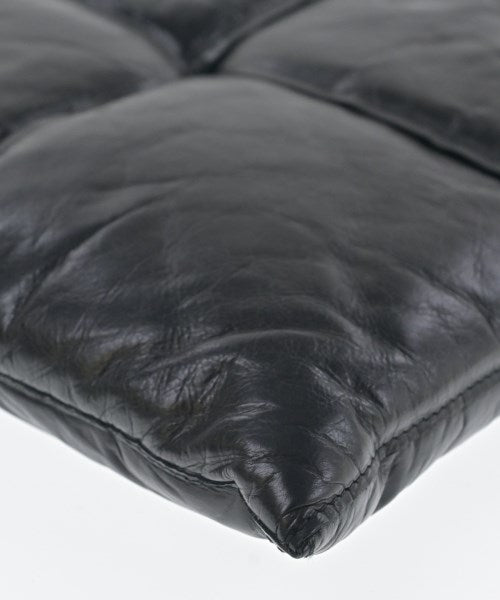 BOTTEGA VENETA คลัตช์