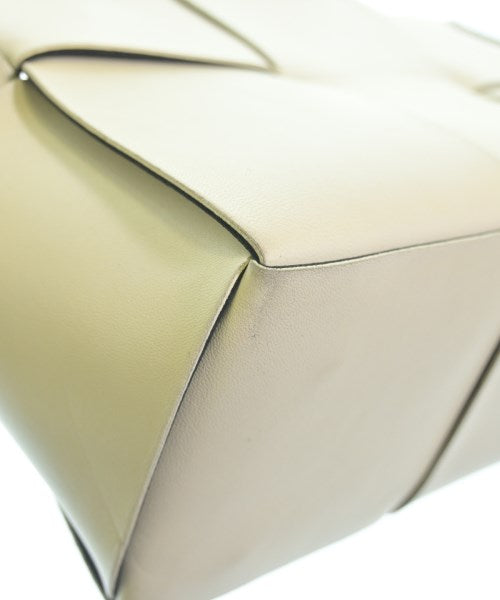 BOTTEGA VENETA กระเป๋าถือขนาดใหญ่