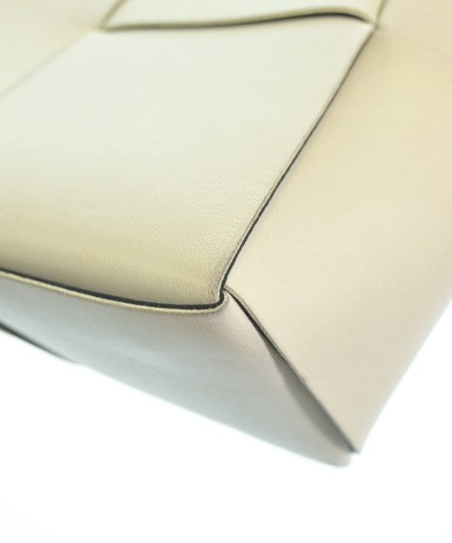 BOTTEGA VENETA กระเป๋าถือขนาดใหญ่