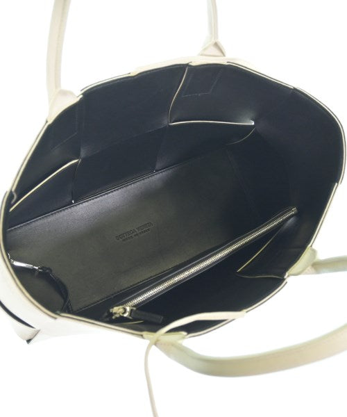 BOTTEGA VENETA กระเป๋าถือขนาดใหญ่