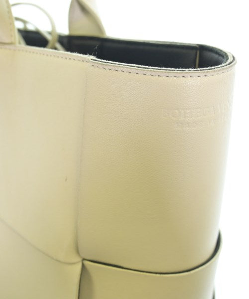 BOTTEGA VENETA กระเป๋าถือขนาดใหญ่