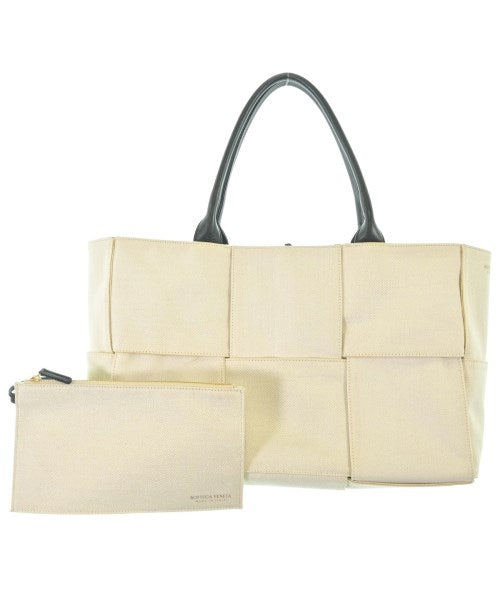 BOTTEGA VENETA กระเป๋าถือขนาดใหญ่