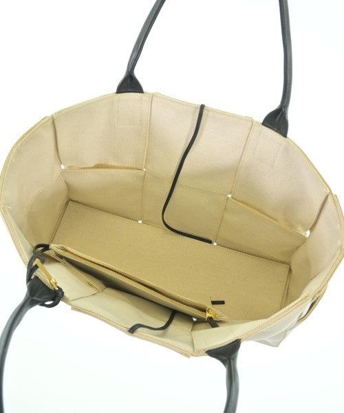 BOTTEGA VENETA กระเป๋าถือขนาดใหญ่