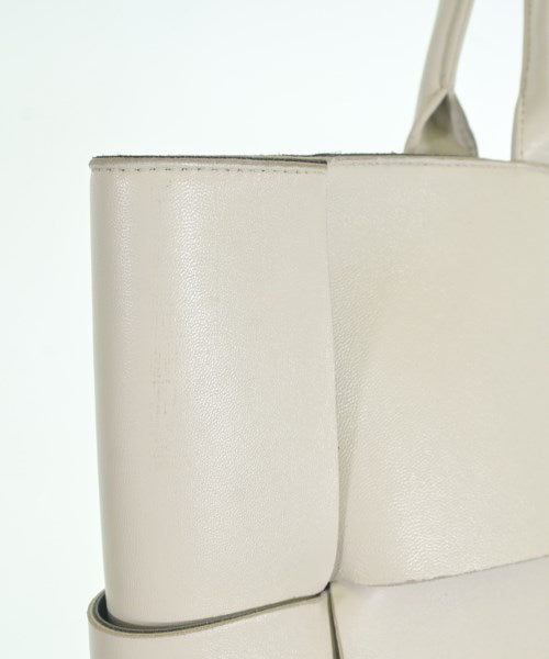 BOTTEGA VENETA กระเป๋าถือขนาดใหญ่