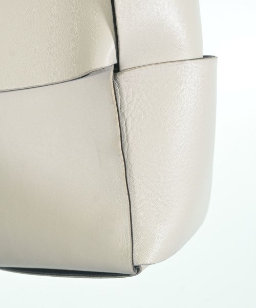 BOTTEGA VENETA กระเป๋าถือขนาดใหญ่