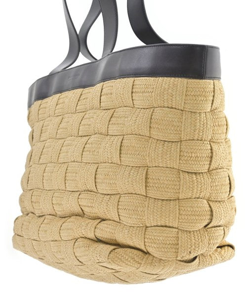 BOTTEGA VENETA กระเป๋าถือขนาดใหญ่