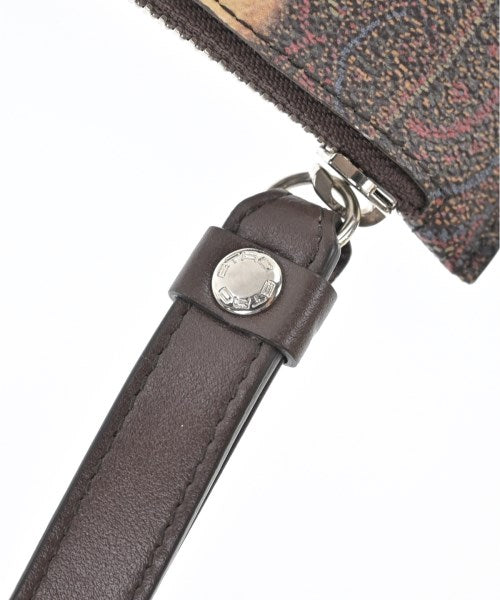 ETRO คลัตช์
