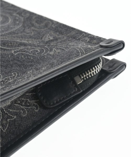 ETRO คลัตช์