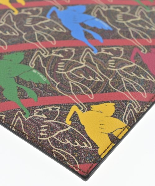 ETRO คลัตช์