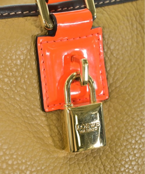 LOEWE กระเป๋าใส่อุปกรณ์ขนาดใหญ่
