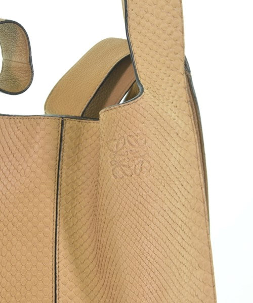 LOEWE กระเป๋าถือขนาดใหญ่