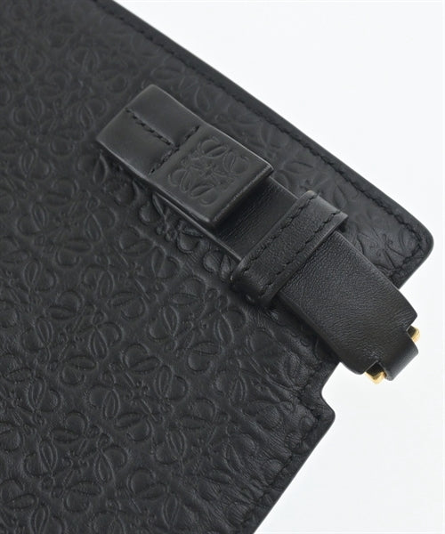 LOEWE คลัตช์