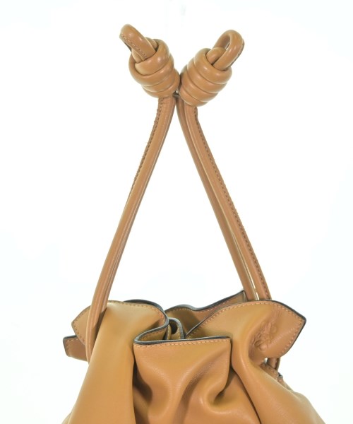 LOEWE คลัตช์