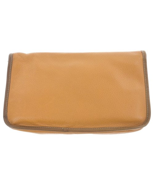LOEWE คลัตช์