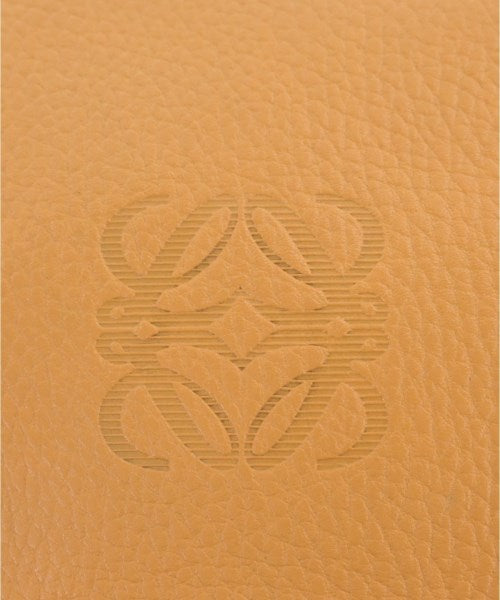 LOEWE คลัตช์