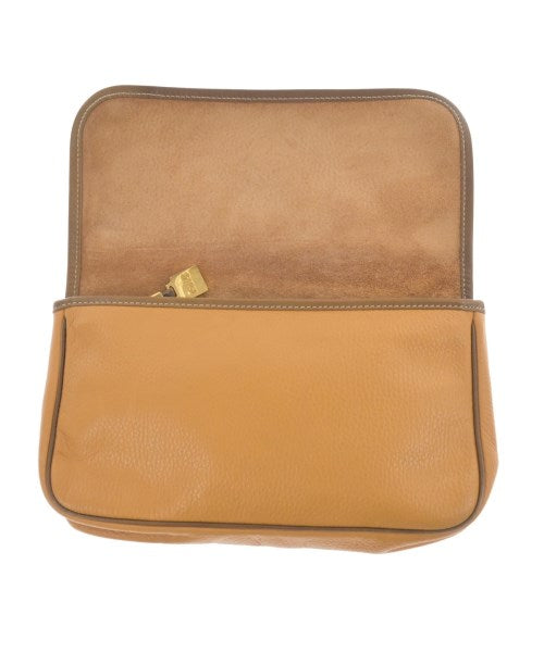 LOEWE คลัตช์