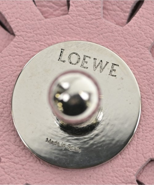 LOEWE เครื่องประดับบนกระเป๋า