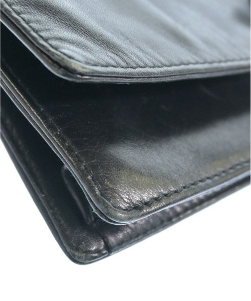 LOEWE คลัตช์