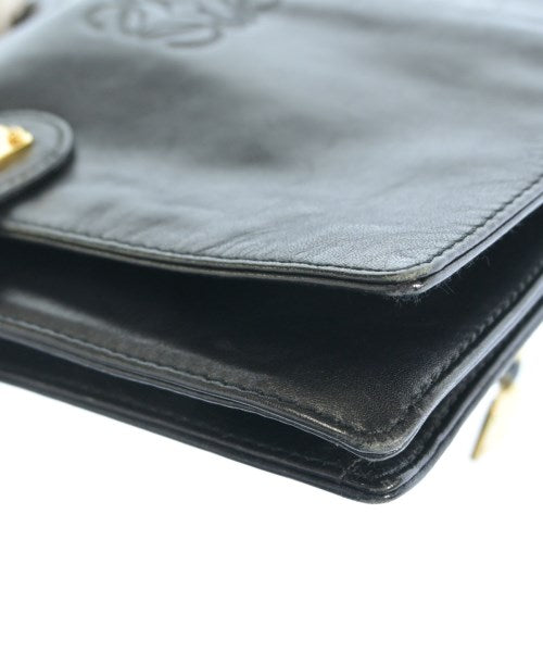 LOEWE คลัตช์