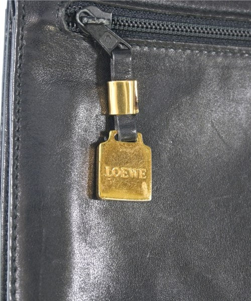 LOEWE คลัตช์