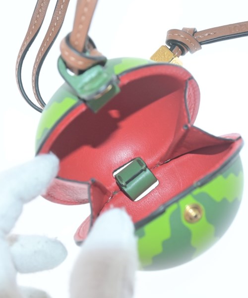 LOEWE เครื่องประดับบนกระเป๋า