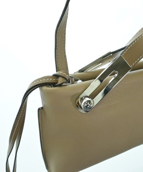 LOEWE คลัตช์