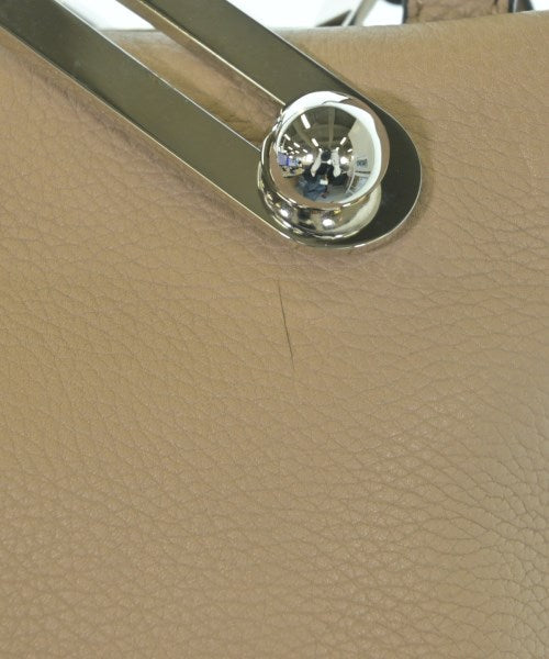 LOEWE คลัตช์