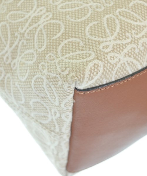 LOEWE กระเป๋าถือ
