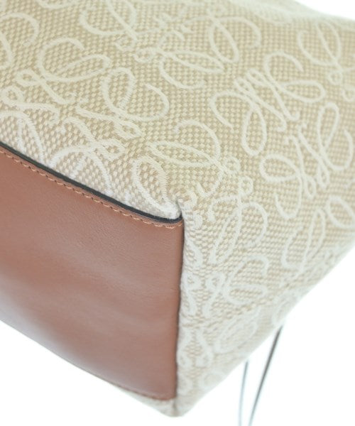 LOEWE กระเป๋าถือ