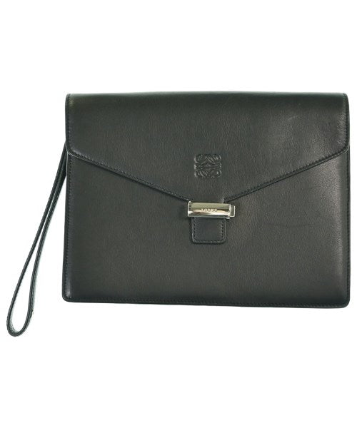 LOEWE คลัตช์