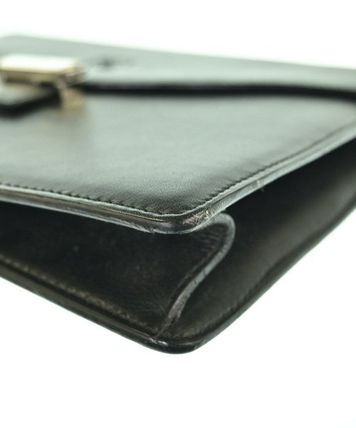 LOEWE คลัตช์