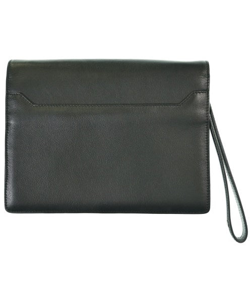 LOEWE คลัตช์